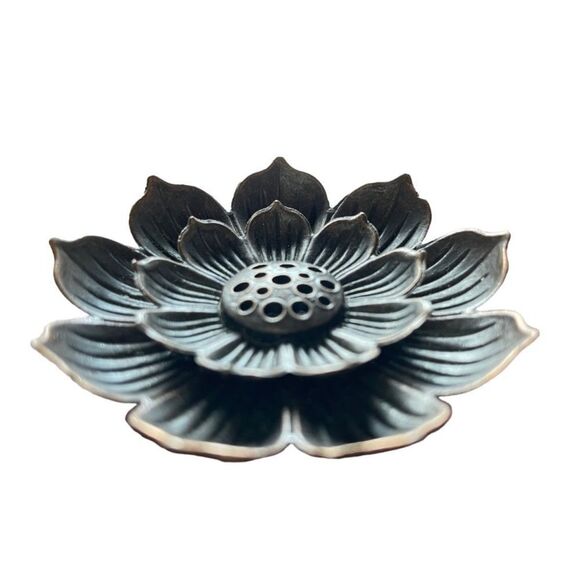 Small Lotus Flower Incense Holder Decor - Picture 2 of 3